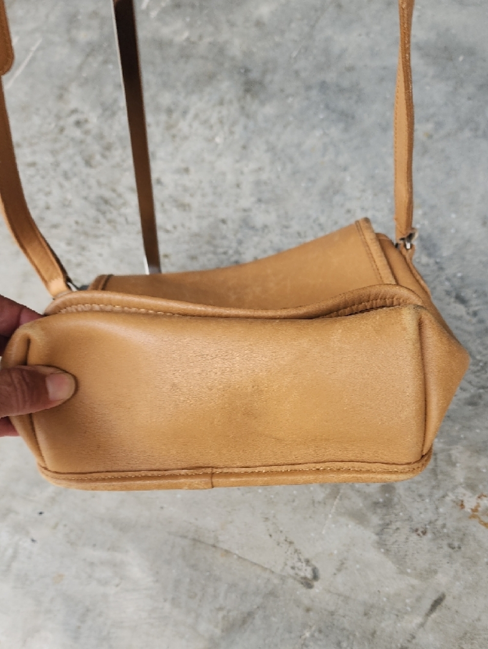 Coach Vintage Tan Crossbody Saddle Bag with Turn-Lock - Picture 7 of 16